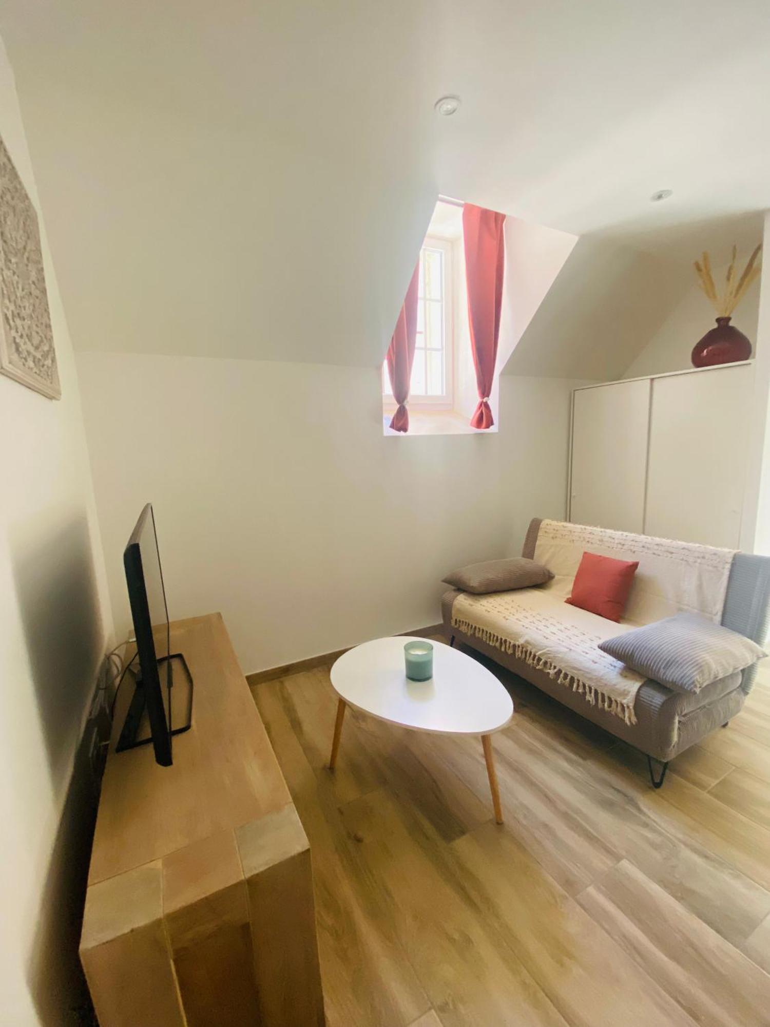 Les Appartements Du Vieux Poussan Extérieur photo