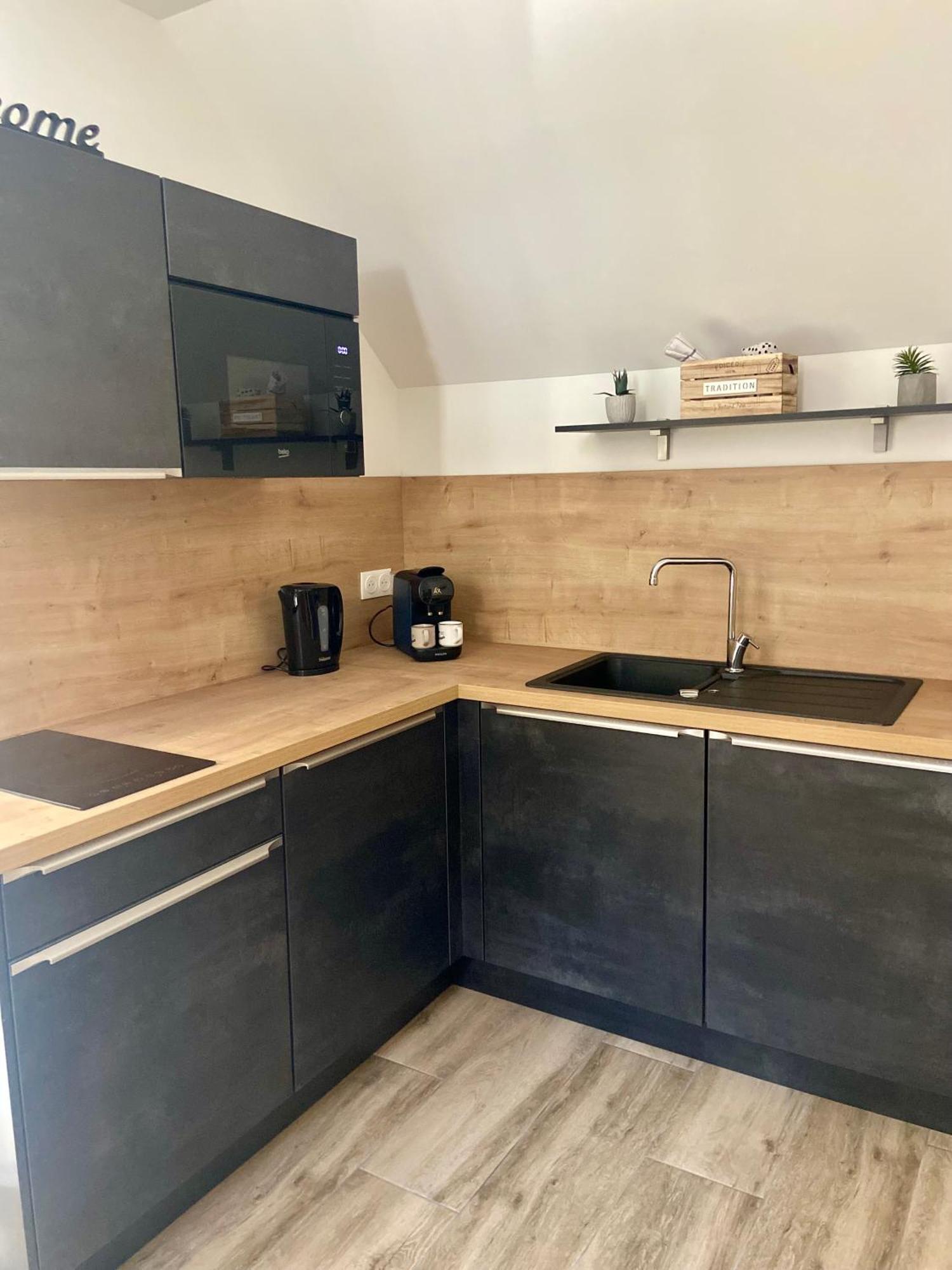 Les Appartements Du Vieux Poussan Extérieur photo