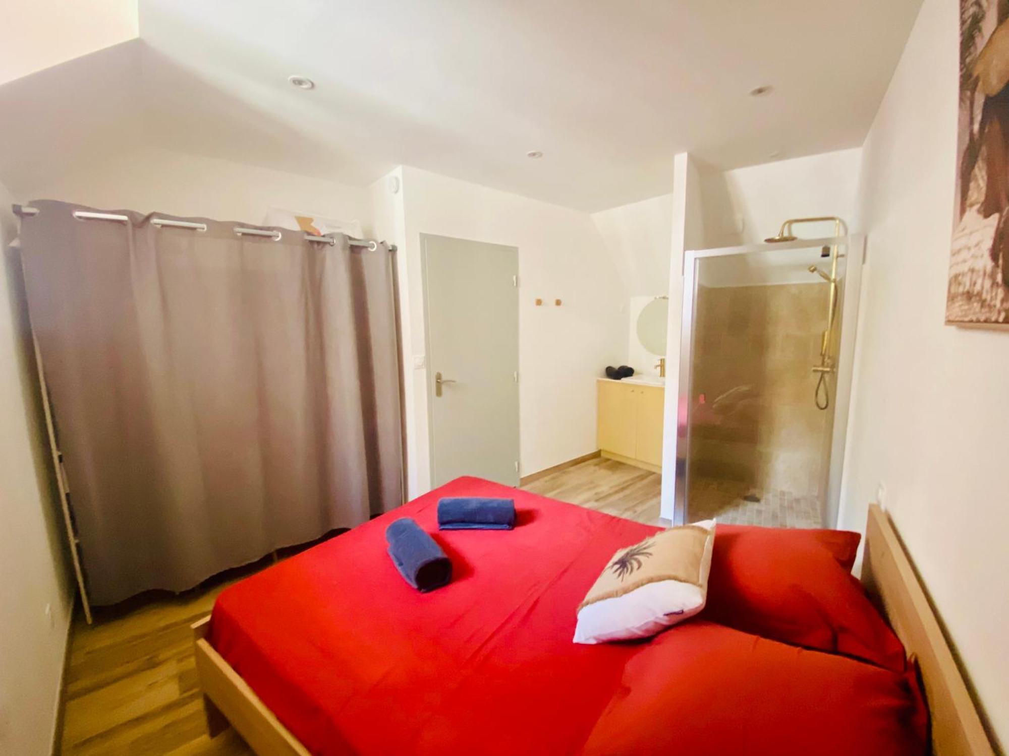 Les Appartements Du Vieux Poussan Extérieur photo