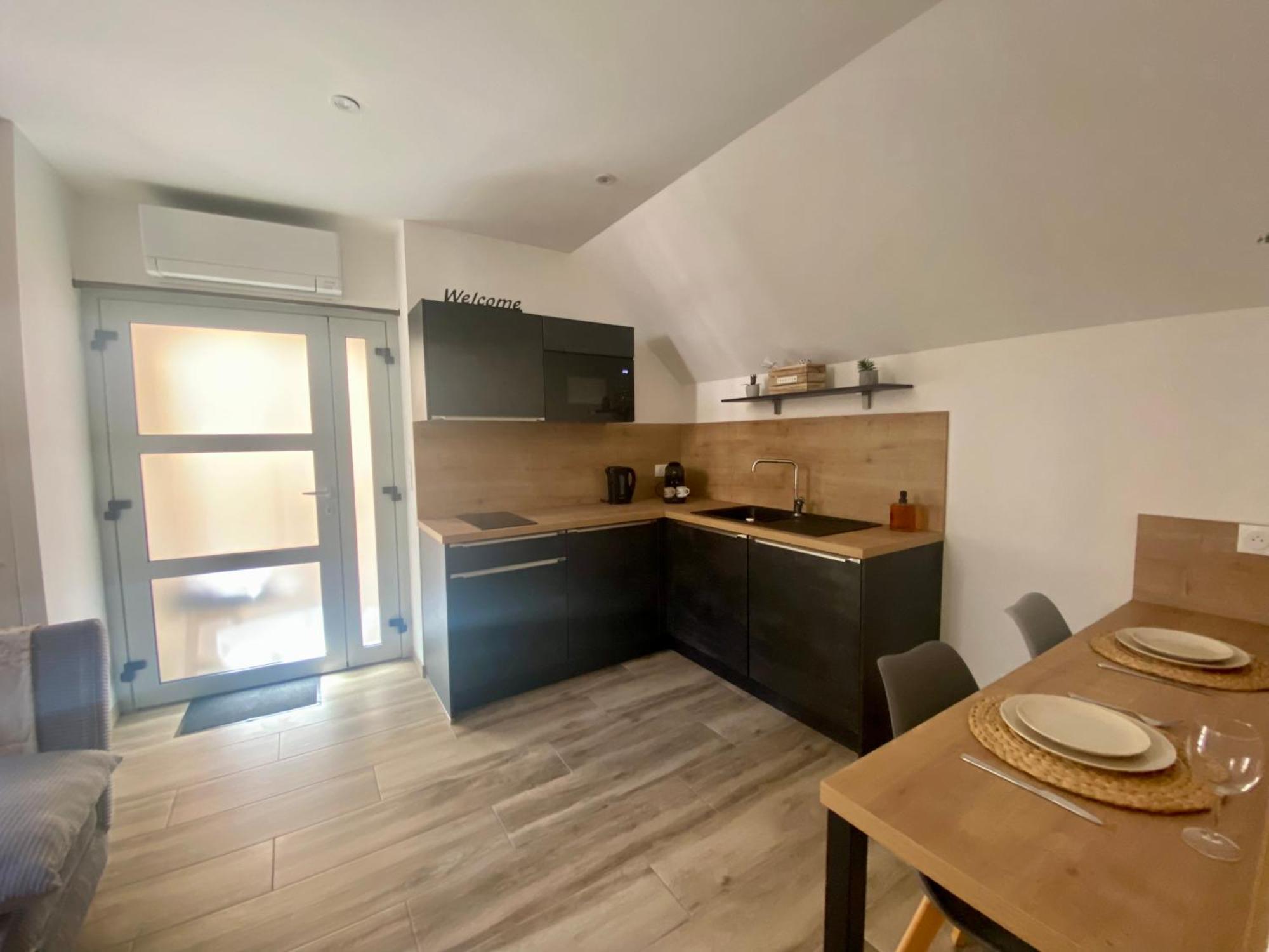 Les Appartements Du Vieux Poussan Extérieur photo