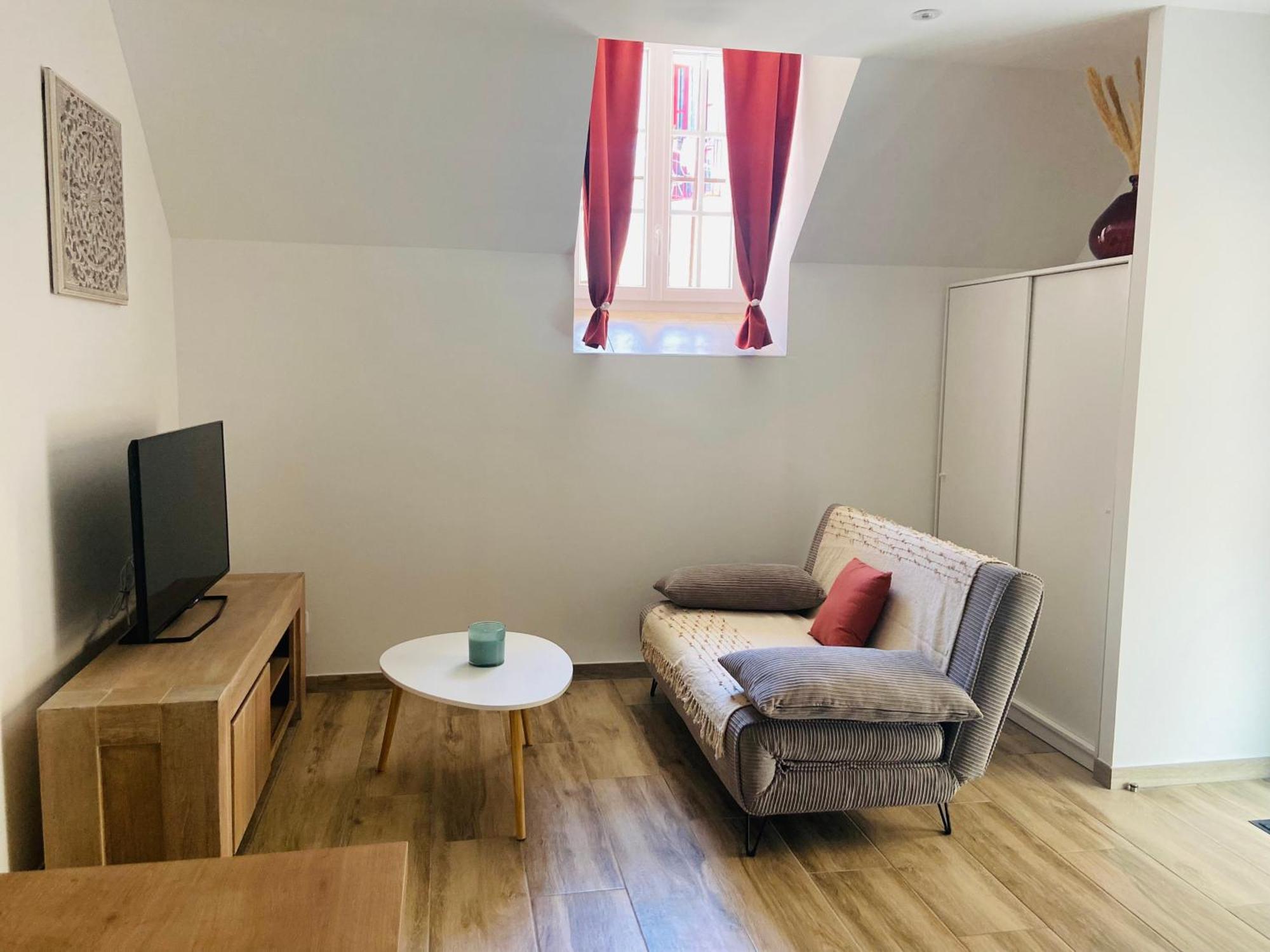 Les Appartements Du Vieux Poussan Extérieur photo
